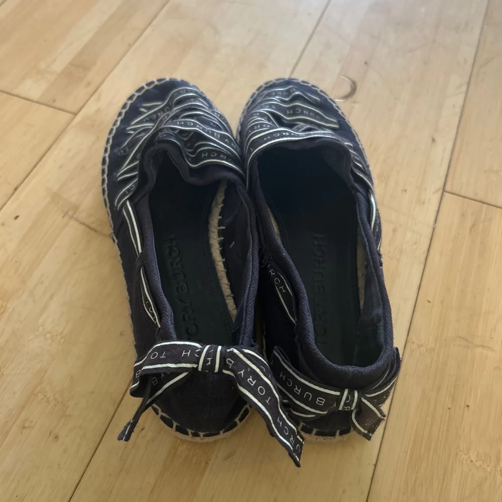 Tory Burch logo flats